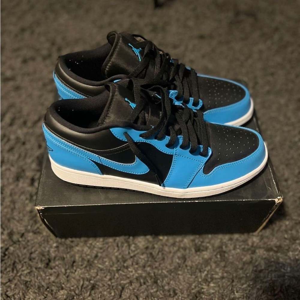 Lazer blue JORDAN 1’s men’s 11.5